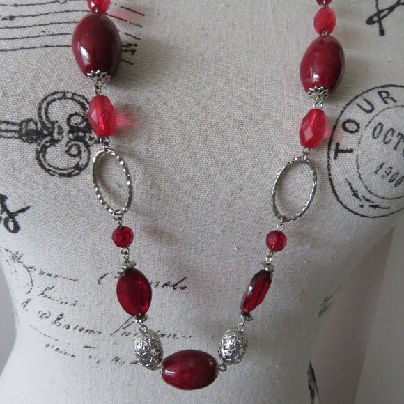 Long Red & Silver Beaded Necklace - Picture 2 of 6